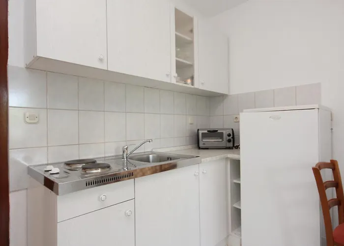 10421c Apartment *